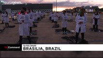 شاهد: وقفة بالشموع للعاملين بالقطاع الصحي البرازيلي تضامنا مع ضحايا كوفيد-19