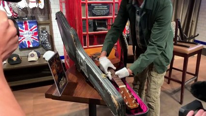 Guitarra de Kurt Cobain vai a leilão