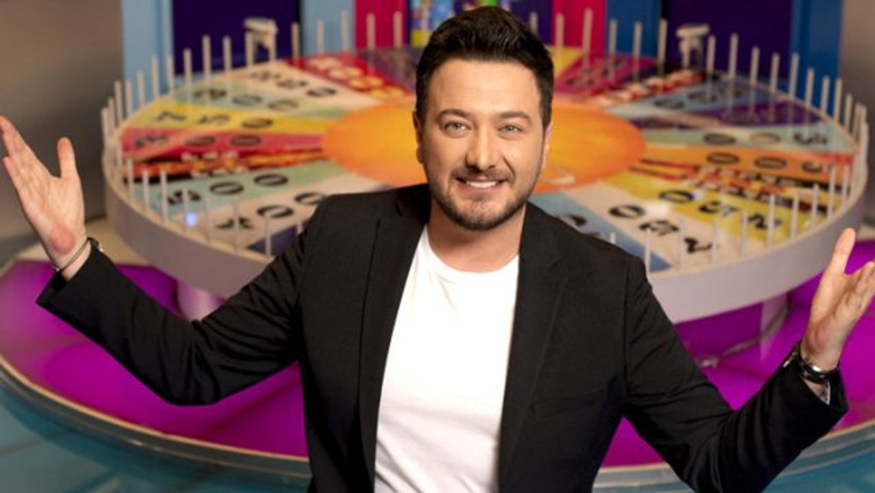 Efsane yarışma programı Çarkıfelek, Onur Büyüktopçu ile ekranlara dönüyor