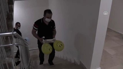 Vefa destek grubundan down sendromlu minik Talha'ya sürpriz doğum günü