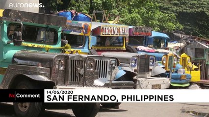 Kampf gegen Coronavirus: Sitzteiler aus Klarsichtfolie