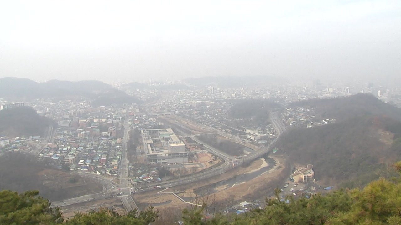 [날씨] 비 점차 그쳐...흐리고 오전까지 짙은 안개 / YTN