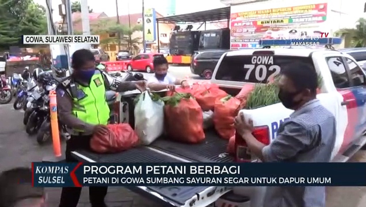 Petani Di Gowa Sumbang Sayuran Segar Untuk Dapur Umum