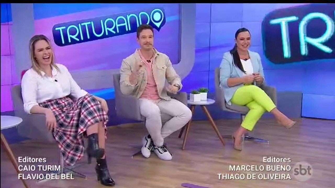 (Estreia novo horário) Encerramento Casos de Família e inicio Triturando (Novo Fofocalizando) com estreia de Ana Paula Renault e Flor (15/05/2020) (16h12) | SBT 2020