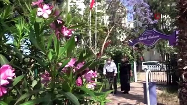 Burhan amca, 30 yıl önce ayrıldığı eşiyle yeniden nikah masasına oturdu