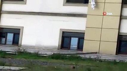 Korona şüphelisi çarşafları birleştirerek hastaneden kaçmaya çalıştı