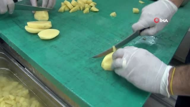 Ünlü şeflerden ihtiyaç sahipleri için özel iftar yemeği