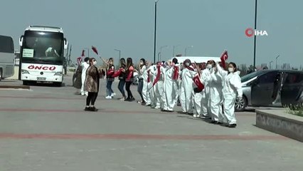 Nevşehir'de karantina süreleri biten 169 kişi memleketlerine uğurlandı