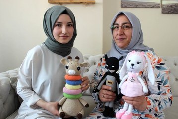 Torunu kanserojen oyuncak tutmasın diye ördü, şimdi siparişlere yetişemiyor
