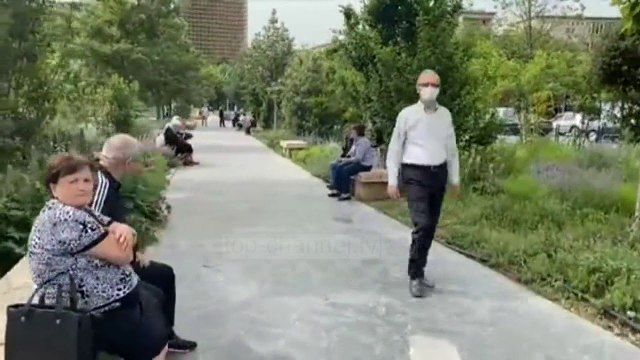 Top News - Fundjave pa karantinë/ Rama publikon videon nga parqet