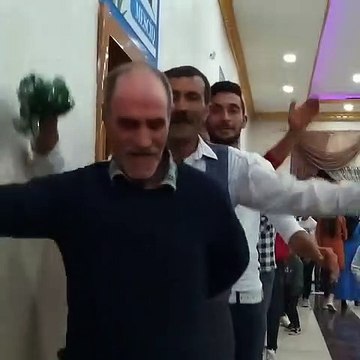 Dayılar halay başını salladı ! Ağrı'nın Doğubayazıt ilçesinde süper halay - Son Dakika 04