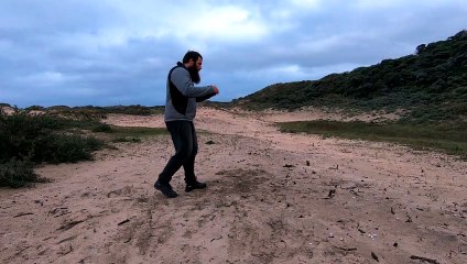 MMA training outside 2019 Four hard right knees to the body