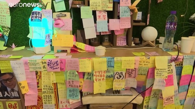 فيديو: بوظة بنكهة الغاز المسيل للدموع تلاقي شعبية واسعة في هونغ كونغ