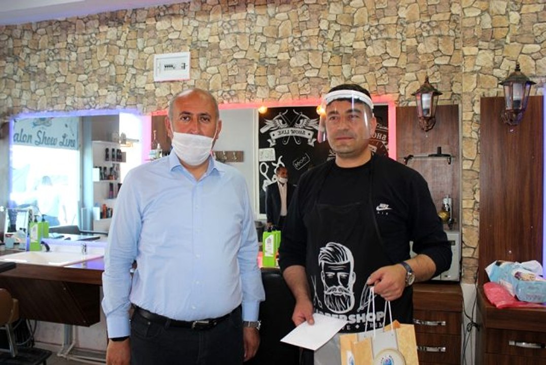 Kırıkkale'de 'askıda tıraş' dayanışması başlatıldı