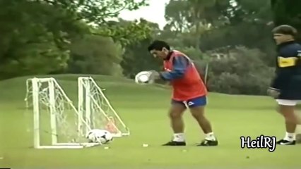 Diego Maradona Freestyle ● The Greatest Showman in Footbal History