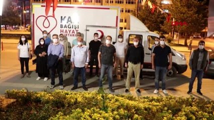 Burdur'da vatandaşlardan kan bağışı