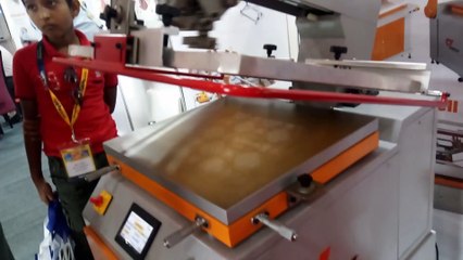 Auto screen print machine. আটো স্ক্রীন প্রিন্ট মেশিন ।