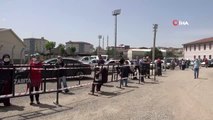 Kastamonu Belediyesi, serasında ürettiği fideleri vatandaşlara dağıttı
