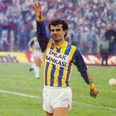 Süper Lig'de en çok oynayan futbolcu Oğuz Çetin