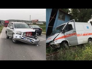 Report TV -Autoambulanca bosh përplaset me Toyotën në aksin Patos-Fier, përfundon në kapanon