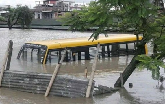 Heavy rain creates flood like situation in Mumbai, Tripura, Assam and Manipur