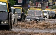 Mumbai: Weather experts predict worst spell of rain since 2005, issue alert