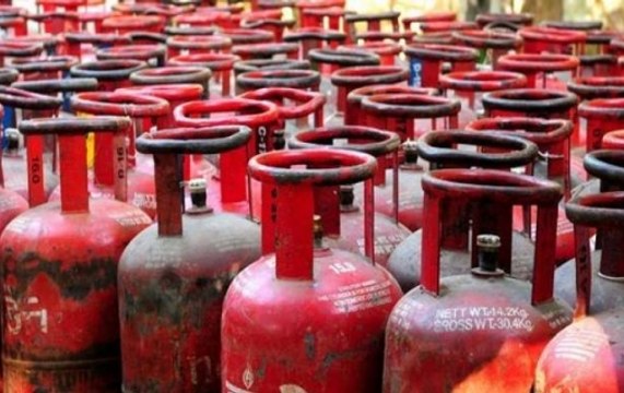 Price of non-subsidised LPG cylinder hiked by Rs 48, subsidised up Rs 2.34