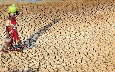 Water shortage in Gujarat forces people to dig holes in search of water