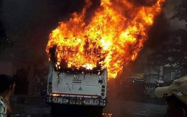 Download Video: Hamirpur: Bus catches fire, no casualties reported