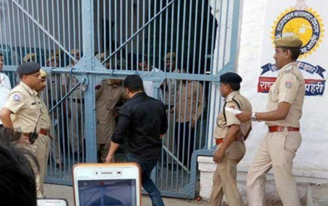 Bollywood reacts as Salman Khan gets 5-year jail term in blackbuck poaching case