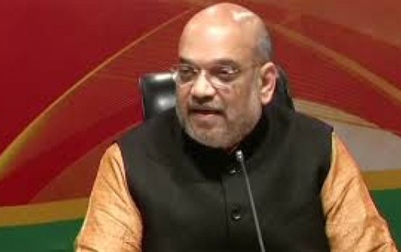 BJP President Amit Shah meets Shivakumara Swami of Siddaganga Mutt in Karnataka's Tumkur