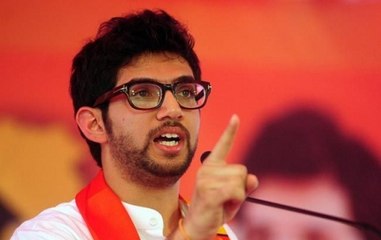 Farmers protest march: Aditya Thackeray meets All India Kisan Sabha members