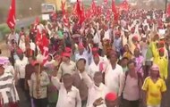 30000 Maharashtra farmers reach Thane, demanding complete waiver of loan