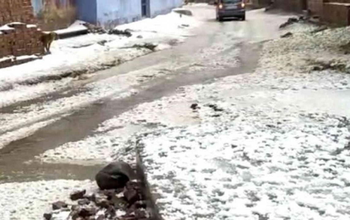 Heavy rain, hailstone lashes Rajasthan's Sikar; massive snowfall in Kedarnath