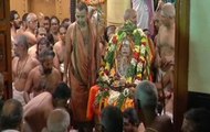 Lakhs of devotees pay their last tributes to Jayendra Saraswathi Shankaracharya