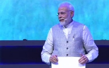 Video herunterladen: PM Narendra Modi interacts with students at 'Pariksha Par Charcha' Talkatora stadium