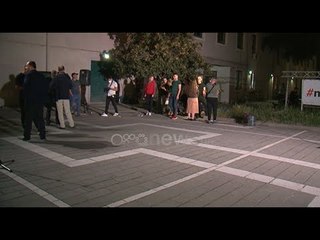 LIVE/ Tensione, INUV i afrohet Teatrit Kombëtar