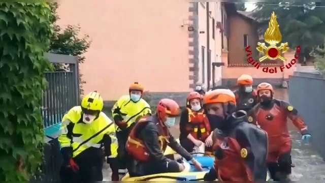 Milano - Esonda il Lambro, interventi di salvataggio a Locate di Triulzi (16.05.20)