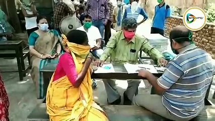 বৈশাখ সংক্রান্তির প্রসাদ খেয়ে অসুস্থ দেড় শতাধিক বাসিন্দা, শহরের মনোহরতলায় চাঞ্চল্য। এলাকায় শিবির করে চিকিৎসা।