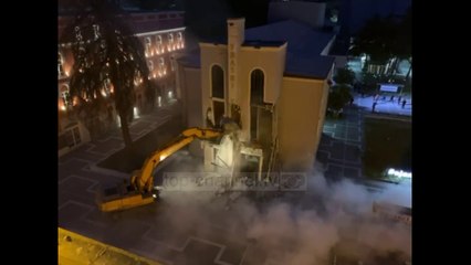 Video/ Shembja e Teatrit Kombëtar, ja pamjet