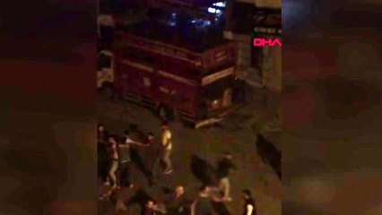 ARNAVUTKÖY'DE TACİZ İDDİASI SONRASI ÇIKAN KAVGA KAMERADA