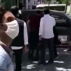 Polise kimlik soran vatandaşa hakaret, darp, kelepçe!
