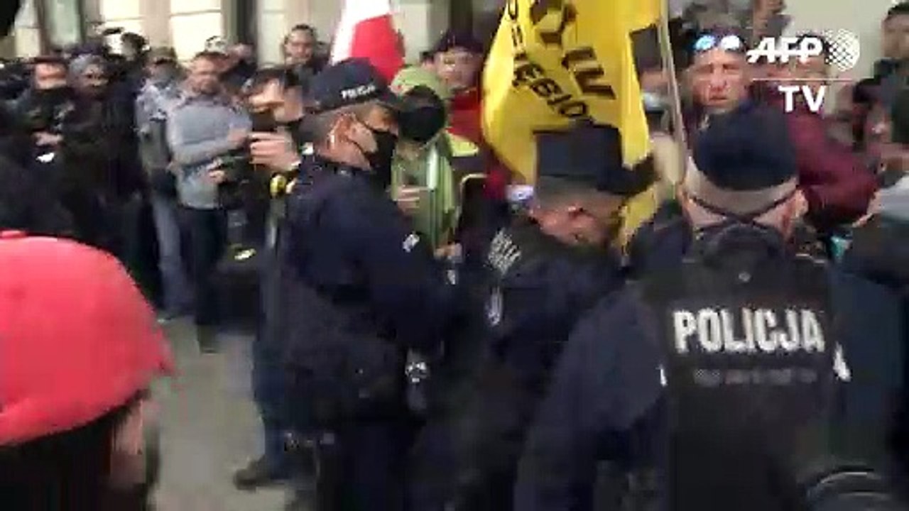 Warschau: Polizei löst Proteste gegen Regierung gewaltsam auf