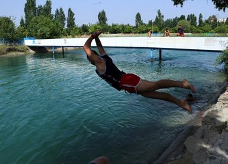 Ölümüne serinlik polis gelince bitti