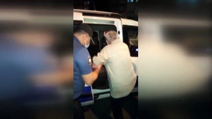 Hastaneden taburcu edilen vatandaşı polis ekipleri evine götürdü