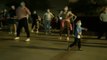 Los vecinos de Wuhan salen a bailar a la calle para olvidarse del coronavirus