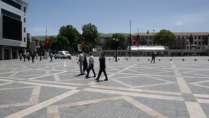 65 yaş ve üzeri vatandaşlar yeniden sokağa çıktı