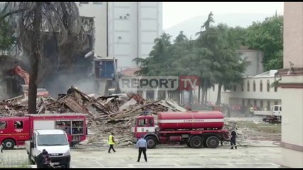 Report TV sjell pamje me dron nga shembja e Teatrit Kombëtar dhe atij Eksperimental