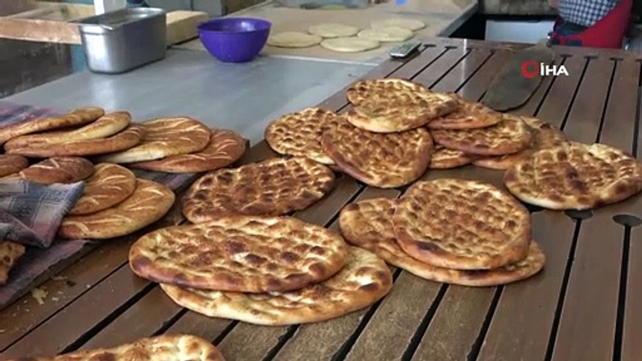 Sivas’ta Fırın Ustaları Yaklaşık 200 Derecelik Fırın Karşısında Oruç Tutuyorlar