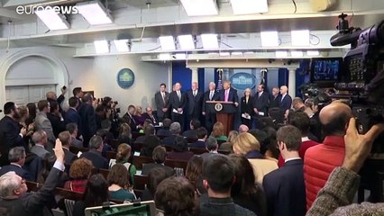 Obama in cattedra contro Trump